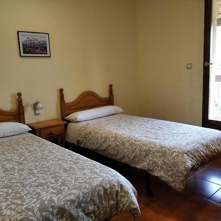 Casa Rural Lo Ferrero Pension Belsué Buitenkant foto
